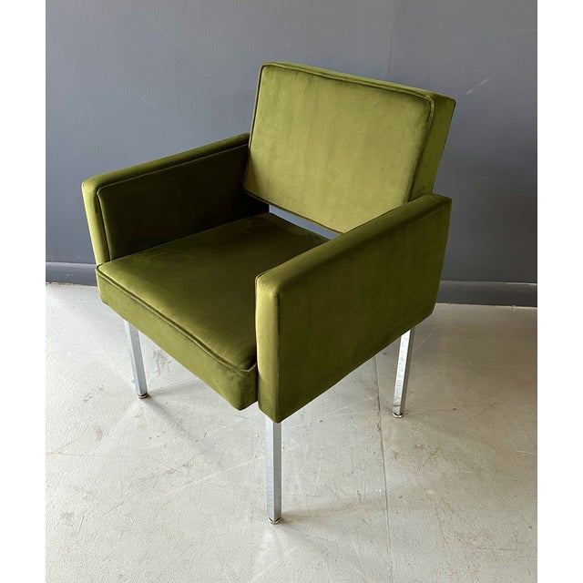 Green 1970s Mid Century Armchair Upholstered in Green Velvet in the Style of Knoll For Sale - Image 8 of 8