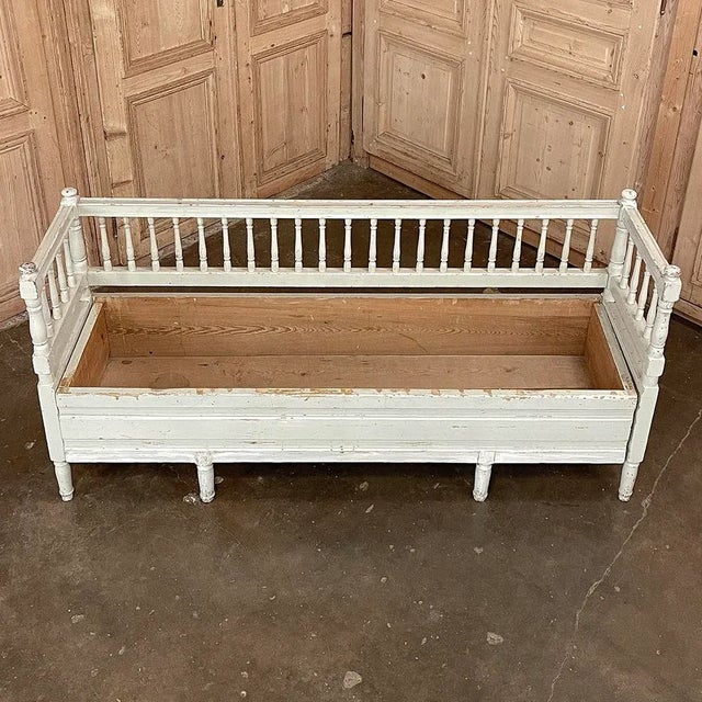 19th Century Swedish Neoclassical Painted Bench ~ Trunk For Sale - Image 9 of 17