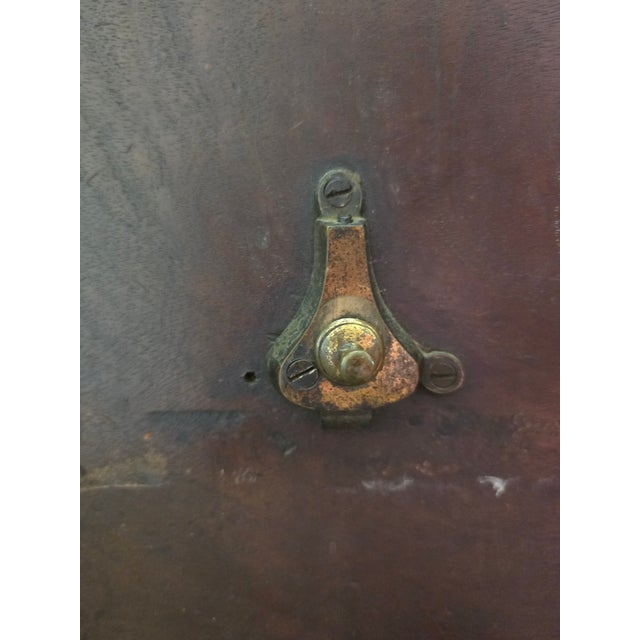 Antique English Regency Mahogany Round Tilt Table, 18th Century For Sale In Dallas - Image 6 of 12