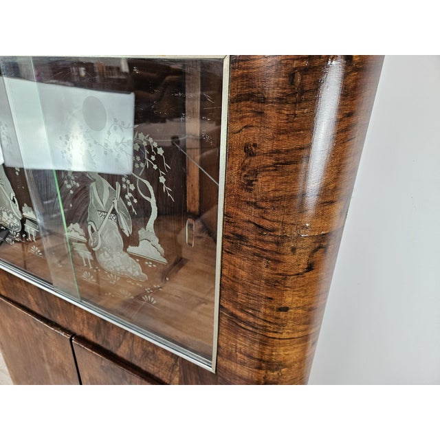 Art Deco Corner Display Cabinet in Walnut with Sliding Glass and Compartment, 1930s For Sale - Image 12 of 18