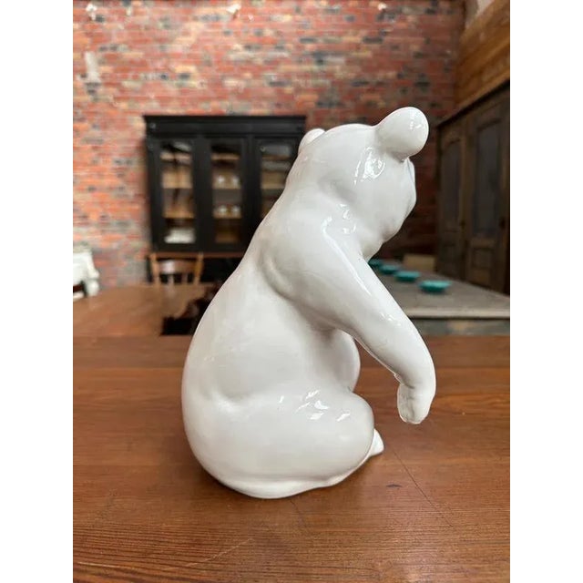 This earthenware bear is in very good condition. It has no cracks. I have official proof of authenticity such as vintage...