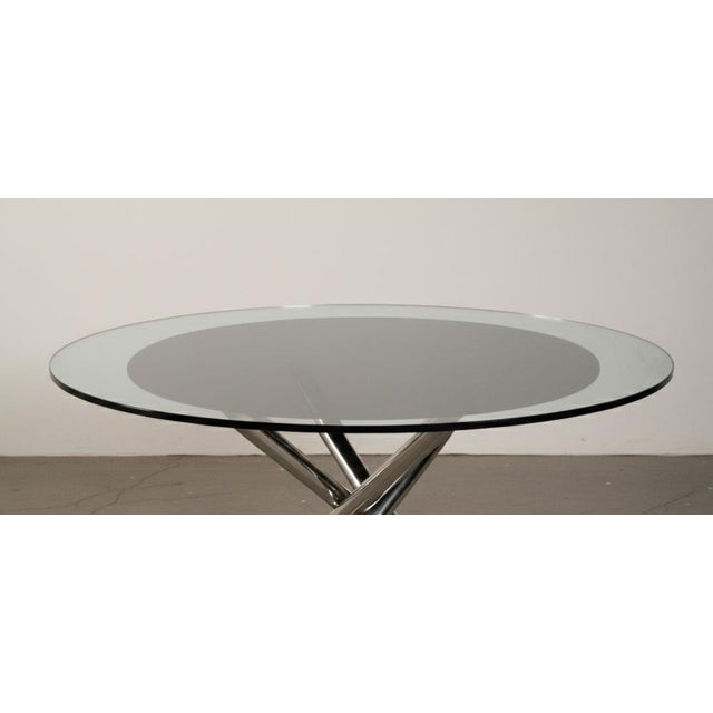 Metal Round Nodo Table in Chromed Steel and Glass attributed to Carlo Bartoli for Tisettanta, 1970s For Sale - Image 7 of 10