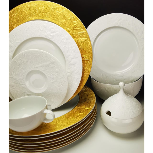 Magnificent 45-piece dinner service for 8 people from the prestigious German brand Rosenthal, "The Magic Flute"...