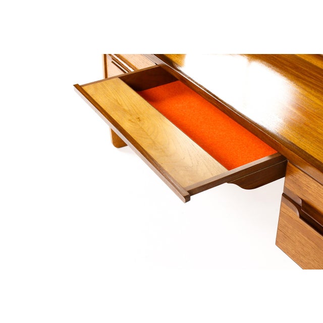 1960s Danish Modern / Mid Century Low Teak Vanity / Dressing Table — Meredew — Adjustable Mirror For Sale In Los Angeles - Image 6 of 8