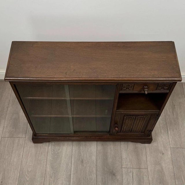 2000 - 2009 Antique Early 20th Century English Linenfold Oak Bookcase For Sale - Image 5 of 14
