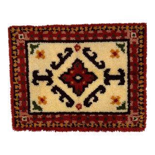 1970s American Hooked Rug , 2' X 2'6" For Sale