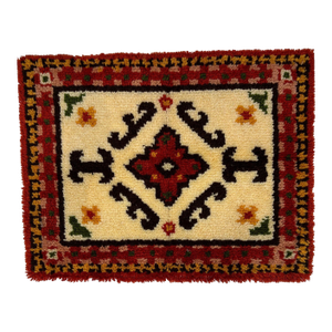 1970s American Hooked Rug , 2' X 2'6"