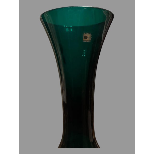 Blenko Vintage Blenko Handmade Emerald Colored Mid-Century Modern Art Glass Vase For Sale - Image 4 of 9