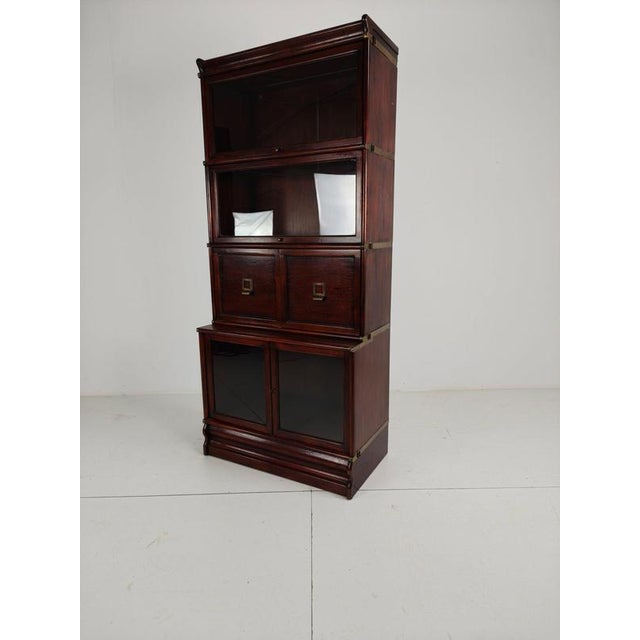 English Modular Mahogany Bookcase in the style of Globe Wernicke, Late 20th Century, Set of 8 For Sale - Image 4 of 7