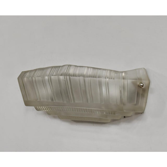 Transparent Genet Et Michon French Art Deco Ribbed Glass Stepped Wall Sconces 1930s - A Pair For Sale - Image 8 of 13