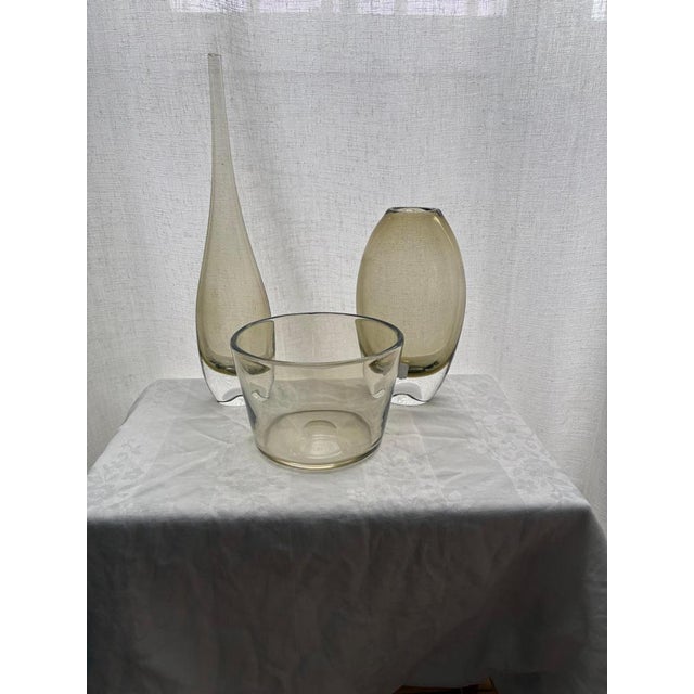 Swedish Modern Glass Vases and Bowl by Bengt Orup for Johansfors, 1960s, Set of 3 For Sale - Image 11 of 13