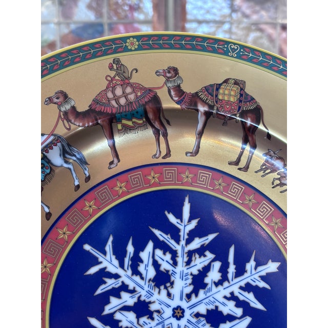 Versace for Rosenthal Porcelain 12 Inch “Cortège De Noel” Christmas Plate For Sale - Image 9 of 10