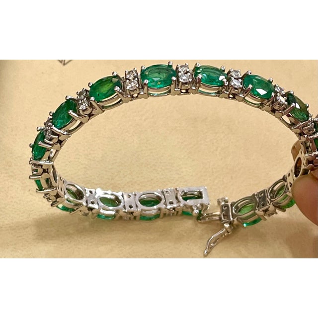 Metal 23 Carat Natural Zambian Emerald & 1.6ct Diamond Tennis Bracelet 14 Karat Gold For Sale - Image 7 of 8