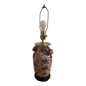 Chinese Chinoiserie Porcelain Ceramic Lamp in Pink and Red