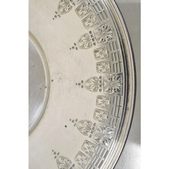 Metal Antique Wallingford Silver Plated Victorian 10" Round Decorated Dish Platter For Sale - Image 7 of 10