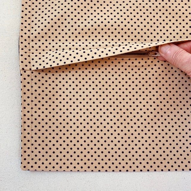 2020s Designer Vicki Payne Free Spirit Printworks Blue Burgundy Green Tan Country Club Golf Crest Emblem Medallion Pillow Covers- Pair For Sale - Image 5 of 7