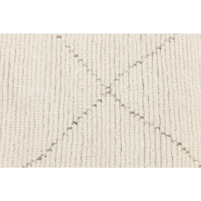 2010s Ivory Modern Minimalist Beni Ourain Style Hand-Knotted Wool Rug 12x15 For Sale - Image 5 of 10