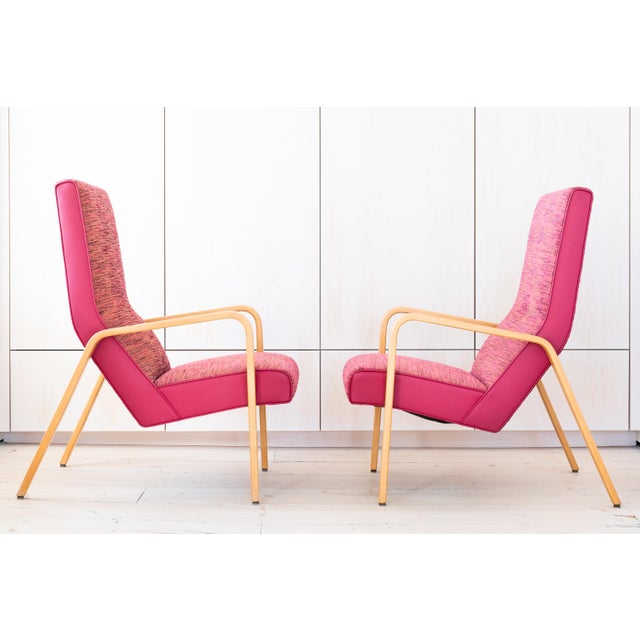 These are restored Thonet 1960s chairs. They were original with tags, but needed new upholstery. Fabric can be change...