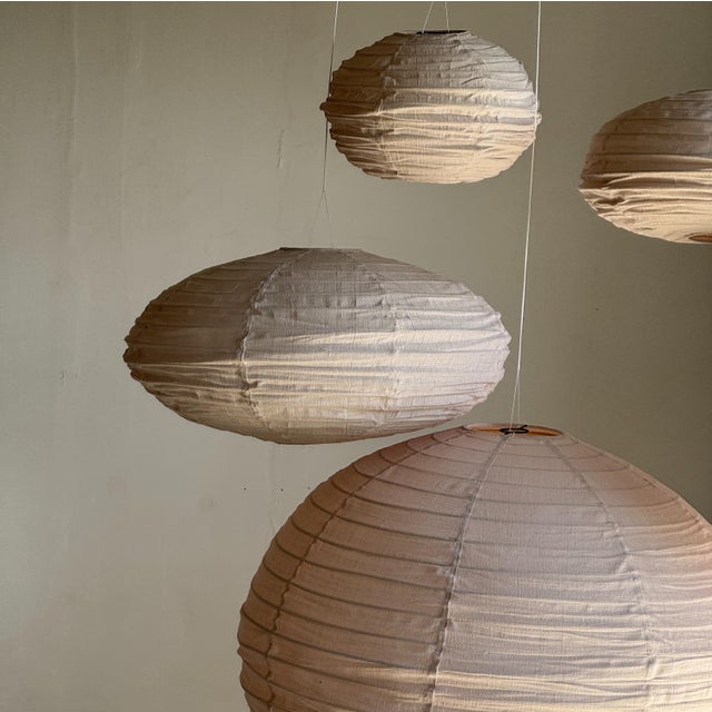 Small Japanese-Style Rattan and Natural Linen Pendant Light For Sale - Image 15 of 18