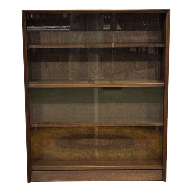 English Mahogany Display Cabinet, 1970s For Sale