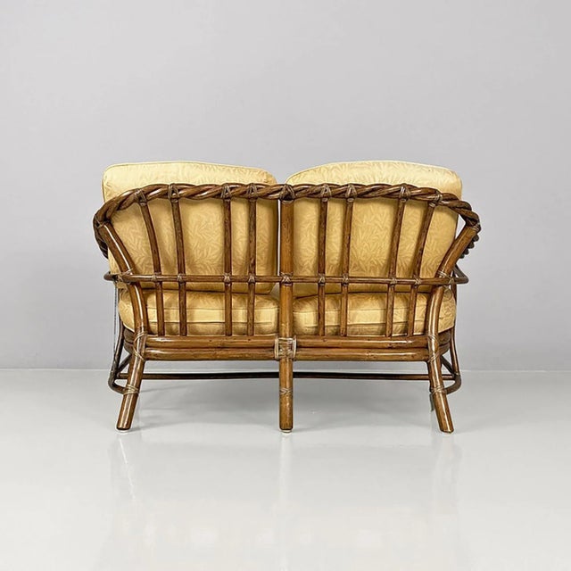 Mid-Century Modern American Rattan and Beige Floreal Fabric Sofa attributed to McGuire, 1970s For Sale - Image 4 of 18