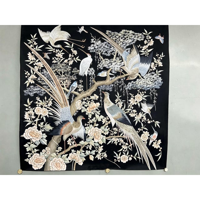 Add a luxurious artistic touch to your home with this hand-painted Chinoiserie wallpaper mural. Featuring elegant birds,...