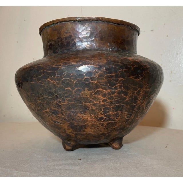 Antique Hand Hammered Tooled Arts and Crafts Patinated Copper Vase Sculpture Pot For Sale In New York - Image 6 of 12