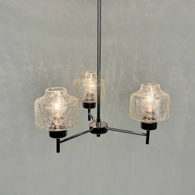Mid-Century Modern Three-Arm Pendant Light in Crackled Glass and Chrome, 1960s For Sale - Image 4 of 7
