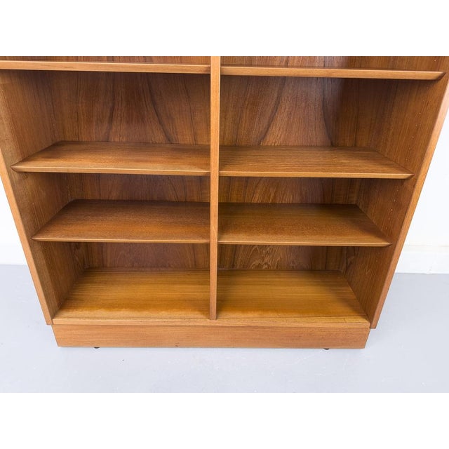 Large Vintage Teak Bookcase by Carlo Jensen for Hundevad & Co., 1960s For Sale - Image 4 of 18