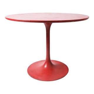 1960s Saarinen Mid-Century Modern Red Tulip Dining Table For Sale