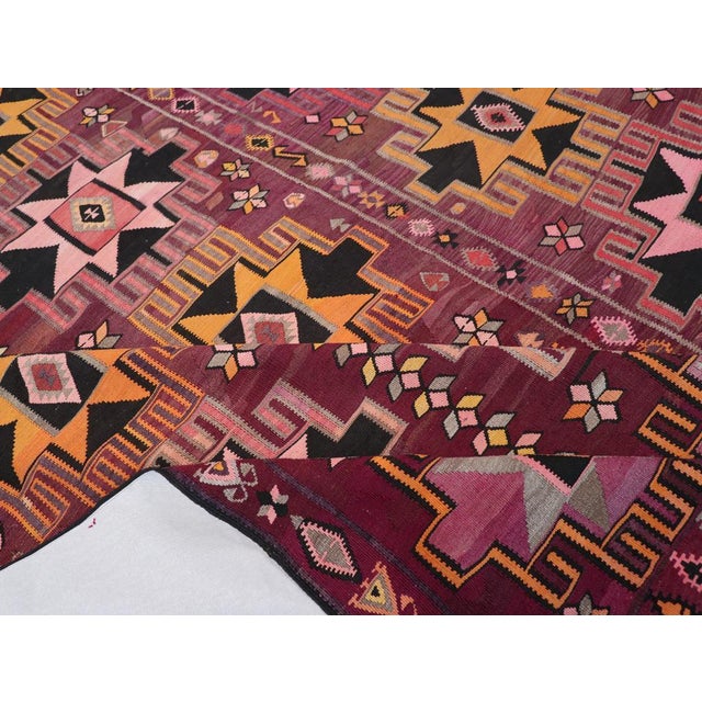 Textile Galerie Shabab Collection Mid-20th Century Turkish Flatweave Kilim Carpet For Sale - Image 7 of 8