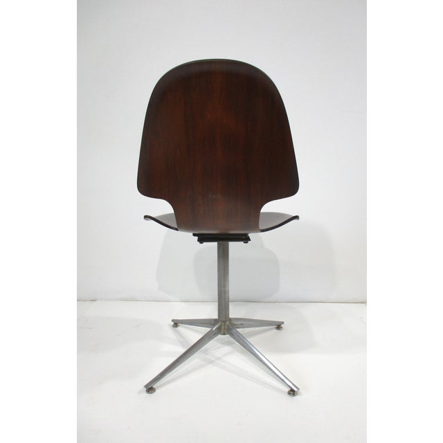 Eames Carlo Ratti Walnut Hourglass Desk Chair for Compensati Curvati Italy For Sale - Image 4 of 10