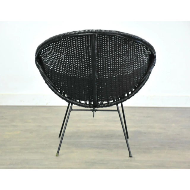 Mid-Century Modern 1970s Black Wicker and Iron Lounge Chair For Sale - Image 3 of 7