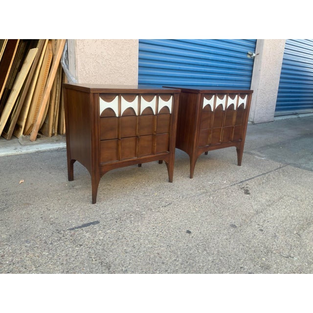 Mid-Century Modern Mid Century Modern Nightstands For Sale - Image 3 of 12
