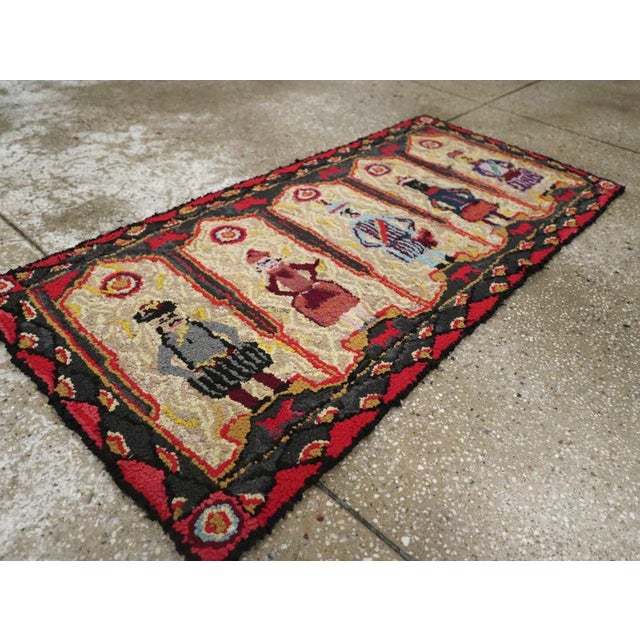 Galerie Shabab Collection Mid-20th Century American Pictorial Hook Rug For Sale In New York - Image 6 of 8