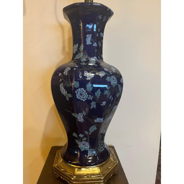Elevate your interior with this exceptional vintage 1970s Chinoiserie table lamp. A true estate find, this piece is...