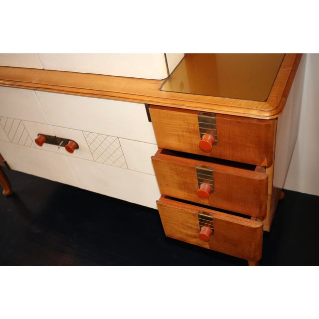 Mid-Century Modern Art Deco Sideboard in Maple with Leather and Art Glass by Laszlo Hoenig, 1940s For Sale - Image 3 of 15