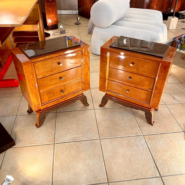 Art Deco Mahogany and Macassar Ebony Bedside Tables, 1920s, Set of 2, in Restored conditions. Designed 1920 to 1949