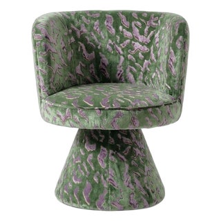 Coraje Swivel Chair by Moanne For Sale