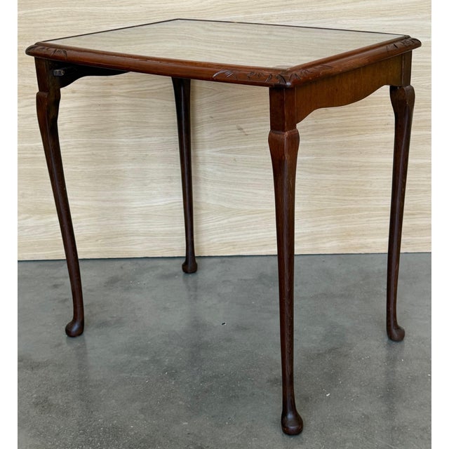 Early 20th Century Set of Three Mahogany Nesting tables with Glass Top For Sale In Miami - Image 6 of 18