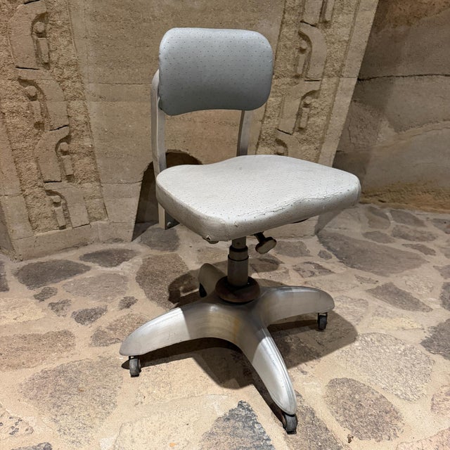 1950s Gio Ponti Goodform Silver Industrial Tanker Chair Swivel Office For Sale - Image 13 of 13