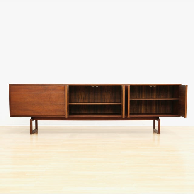 1960s Rare Danish Mk511 Credenza by Arne Hovmand-Olsen for Mogens Kold For Sale - Image 9 of 10