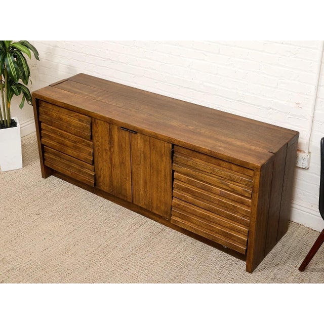 Mid 20th Century American of Martinsville Dresser For Sale - Image 12 of 12