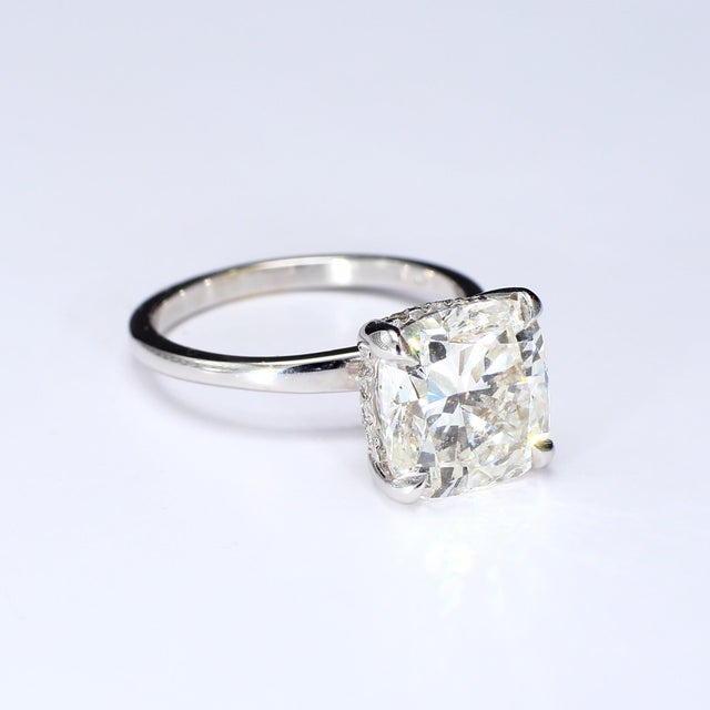 14k White Gold Ring With 5ct Cushion-Cut Lab-Grown Diamond G/Si1 & Hidden Halo, Size 6.25 For Sale - Image 9 of 10