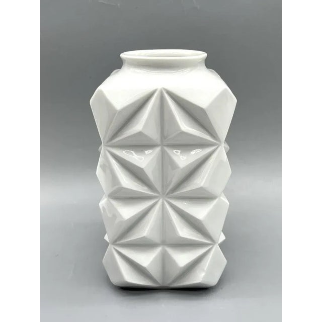 Mid-Century Modern Mid-Century White Porcelain Diamond Vase from Schumann, 1950s For Sale - Image 3 of 12
