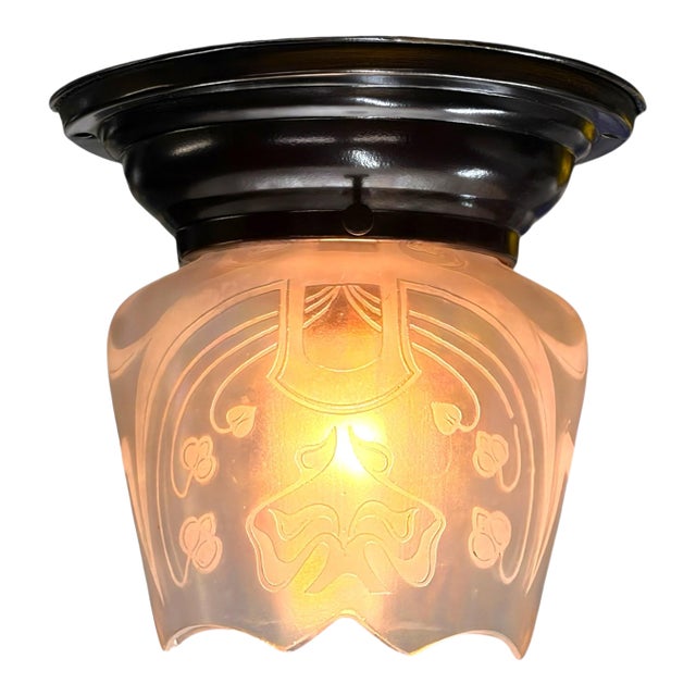 1900s Iridescent Nouveau Shade With Etched Whiplash Art Nouveau Design on Antique Brass Fixture For Sale