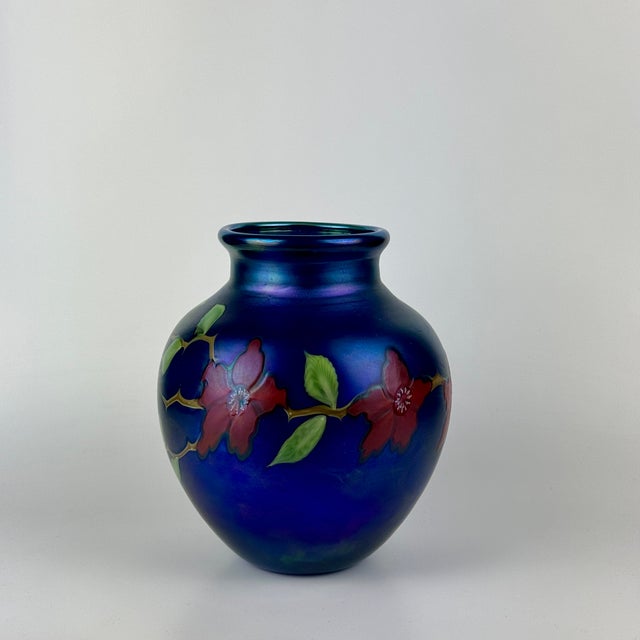 Orient & Flume Colorful Trailing Flowers Iridescent Hand Blown Art Glass Round Vase, Signed Circa 1991 For Sale - Image 4 of 12