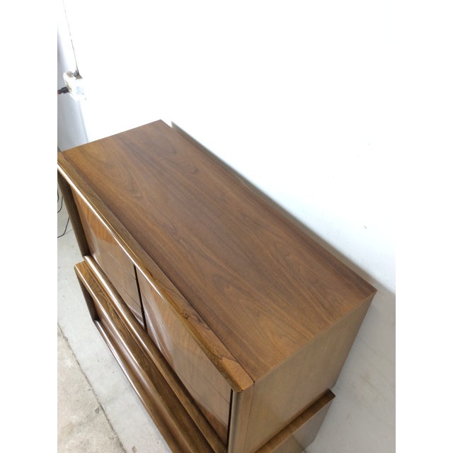 Mid Century Modern Highboy Dresser With Diamond Fronts by United Furniture For Sale - Image 13 of 15
