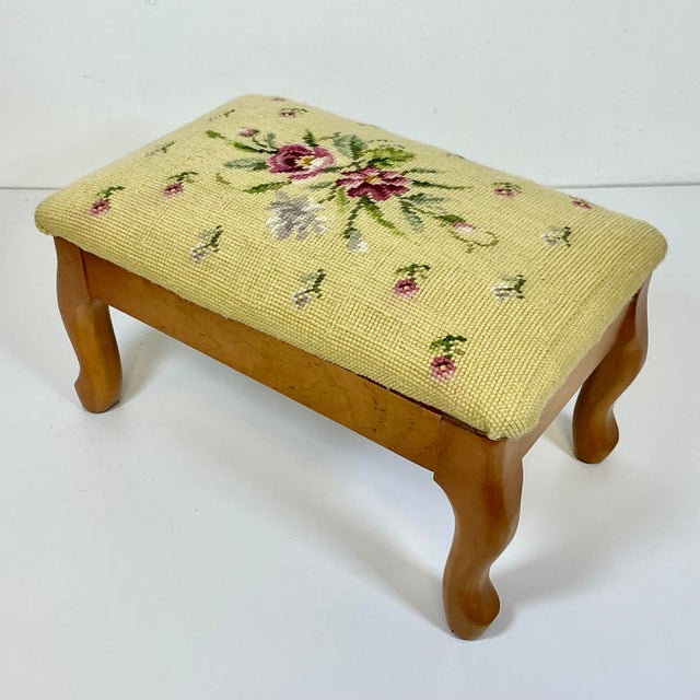 1960s Vintage Americana Arts & Crafts Folk Art Needlepoint Footstool For Sale - Image 13 of 17