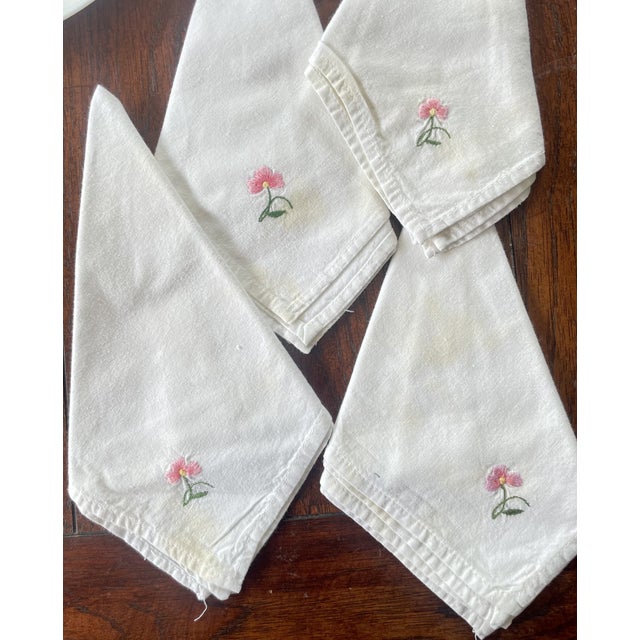 Vintage Handmade Tablecloth & 9 Napkins Set – Embroidered Floral, Crocheted Edges, Cutwork For Sale - Image 9 of 10